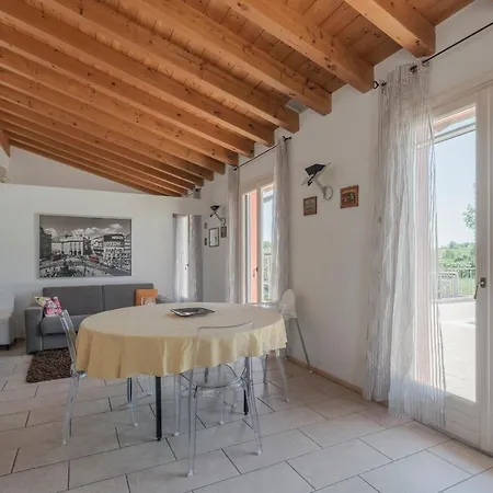 Apartmán La Casina - Con Giardino E Piscina