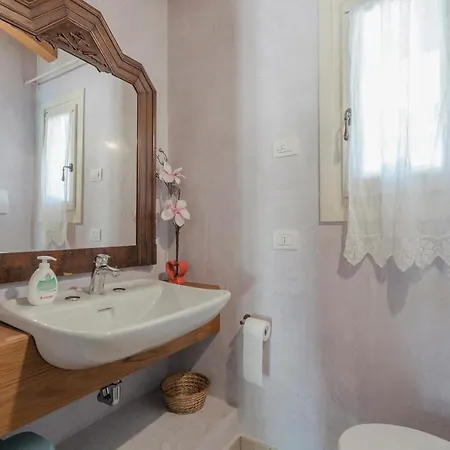 La Casina - Con Giardino E Piscina Apartmán *