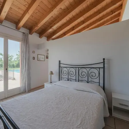 La Casina - Con Giardino E Piscina Apartmán *